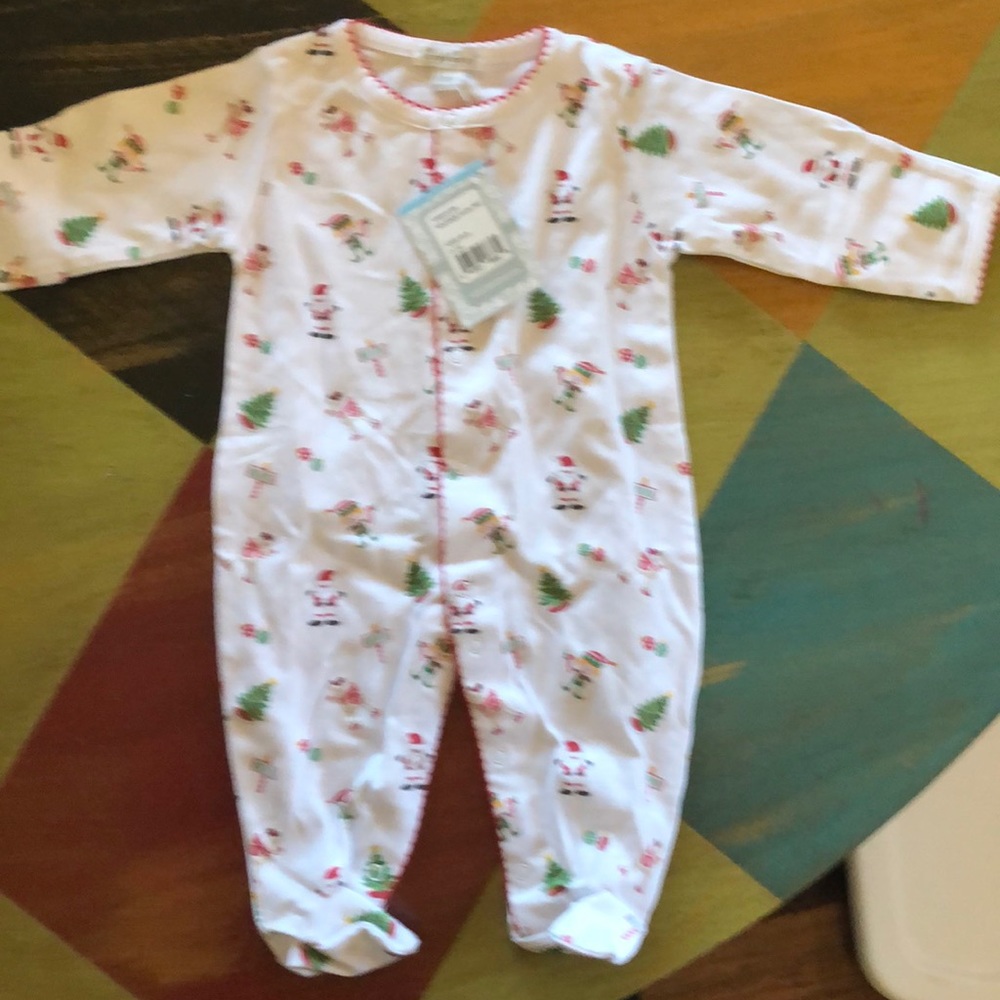 Kissy Kissy Christmas outfit